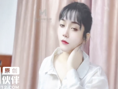 Địt cô em diễn viên xinh đẹp Lisa sau khi cho em dùng thuốc kích dục biến em thành chó cái